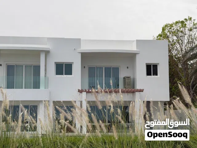 Golden Investment Opportunity: Luxury Villa in Al Mouj