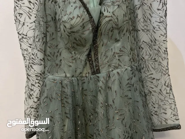 فستانين للبيع سواء