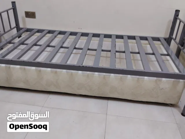عدد أربعة سراير سنقل جديد متين  البيع بغرض السغر