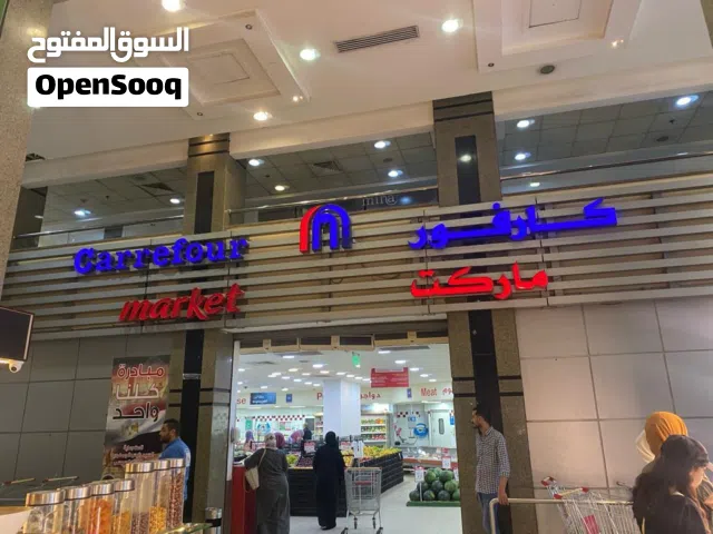 محل 49 متر استلام فوري على الهرم الرئيسي