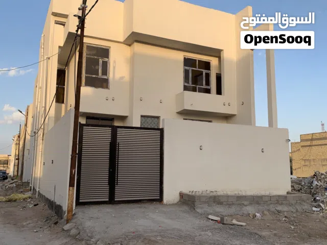 200 m2 More than 6 bedrooms Townhouse for Rent in Basra Hakemeia