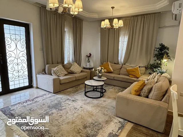 شقة للإيجار بجانب الجامعة التطبيقية للطلاب الخليج فقط