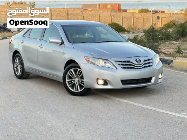 2010 تويوتا كامري LE
