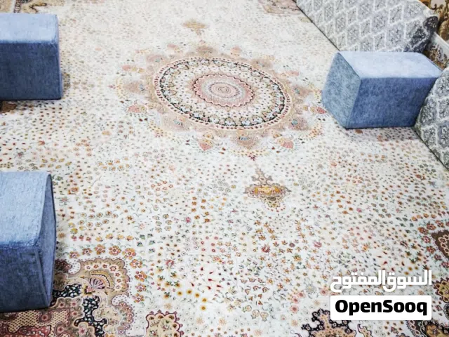 زوليه كاشانن للبيع + گعده + غرفة نوم كويتي مستخدمتها قليل هم للبيع .