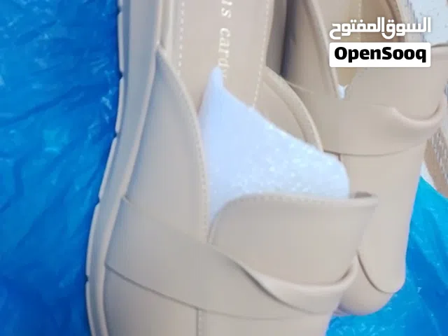 احذيه طبيه السعر 25 دينار