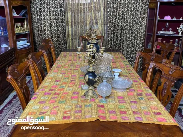 ميز طعام 10كراسي ومعرض