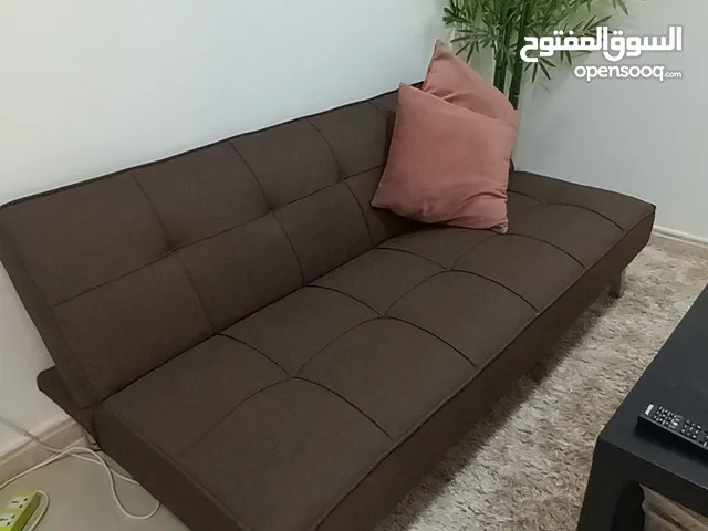 اثاث منزل في الشارع 18 نوامبر للبيع فورا كل شي سالم مع تخفيفات all for sell immediately