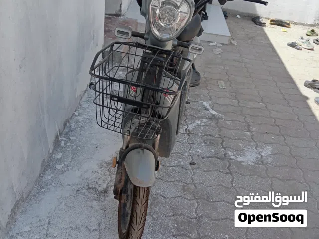 سكوتر للبيع 80ريال عماني