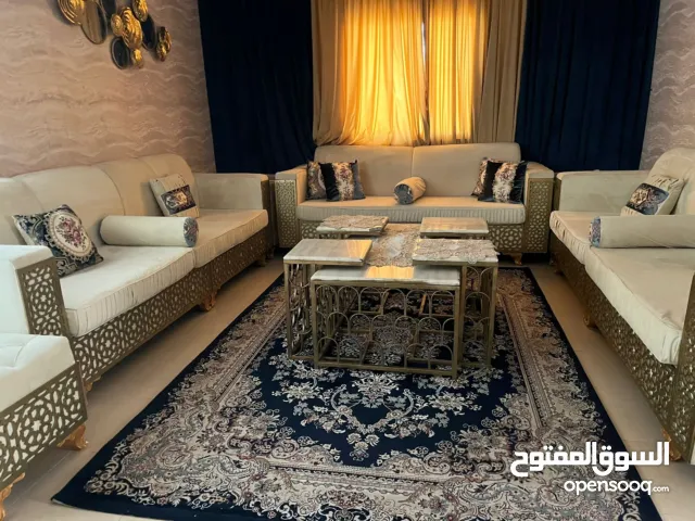 طقم كنب وستارة للبيع