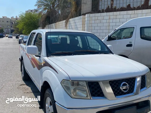 NISSAN NAVARA 2011 - SINGLE OWNER - SE - EXCELLENT CONDITION! - URGENT SALE!
