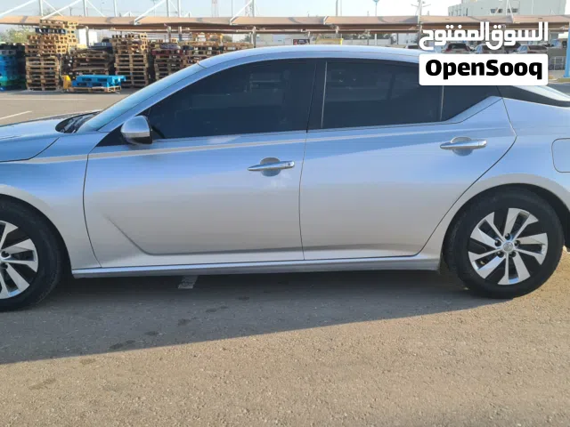 نيسان ألتيما فضي 2020 ممشى قليل