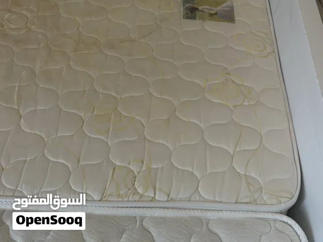 فرشة سرير من البغلي قطعتين