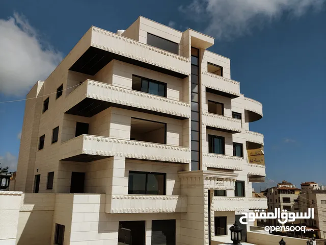 شقق فاخرة للبيع لدى شركة النسور الذهبية للاسكان في السلط   البقعان مع ترسات ومداخل خاصة لأغلب الشقق