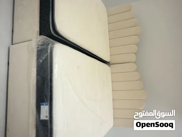 سريرين لكل سرير شخص ونص