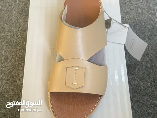 43 Casual Shoes in Buraimi