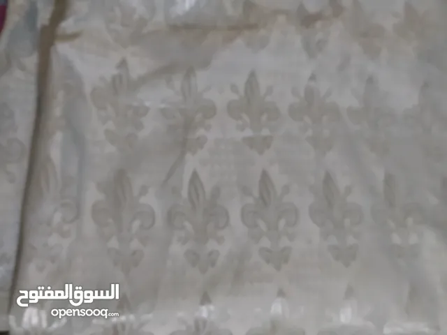 ستائر مسنخدمة شبه جديده