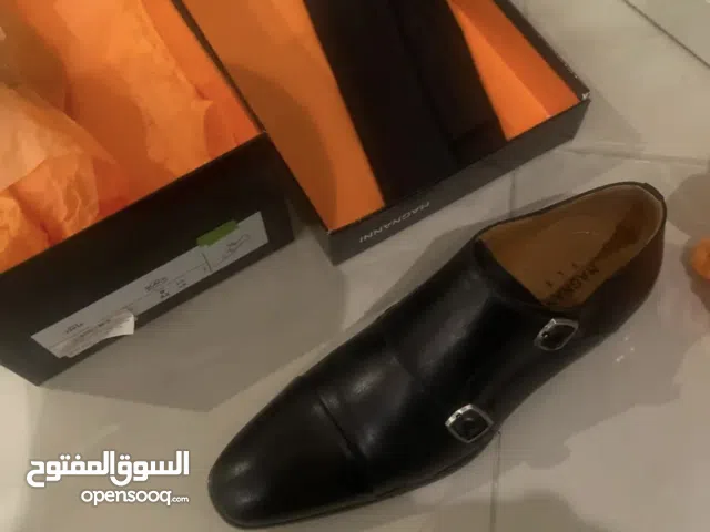 جزمة magnanni