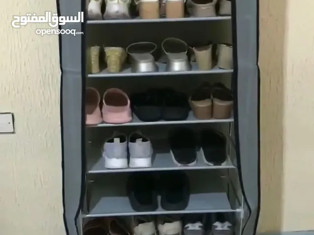 رفوف الحل الامثل لترتيب الاحذي بهيكل معدني قوي طبعا معها ورقة كفالة