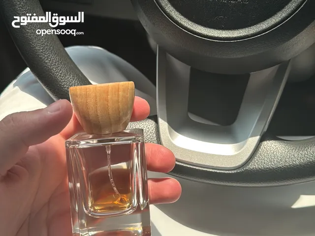 للبيع علب عطور جديدة جداً و بكميات كبير و بسعر مغري جداً