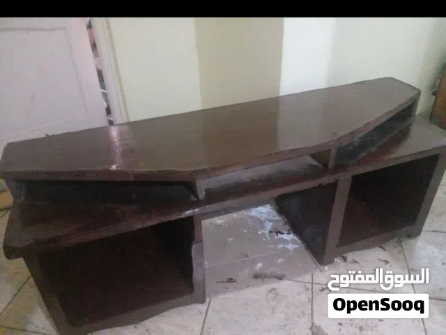 عندي سرير و دولاب و مكتب للبيع