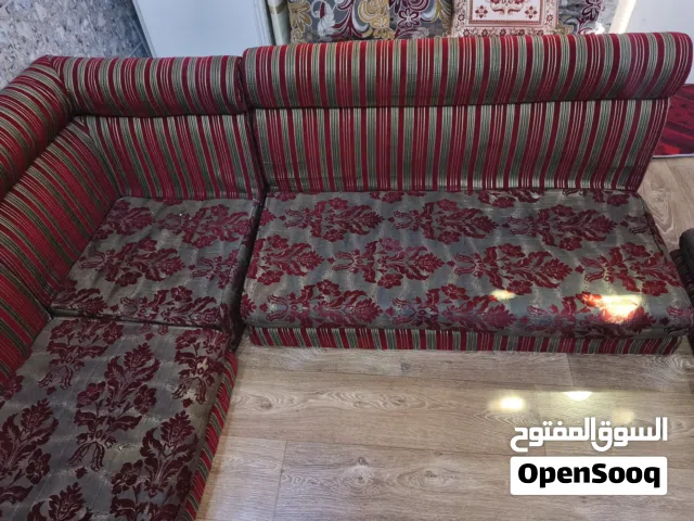 طقم كعده عربية نظيفه