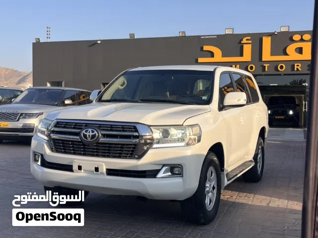 Used Toyota Land Cruiser in Muscat