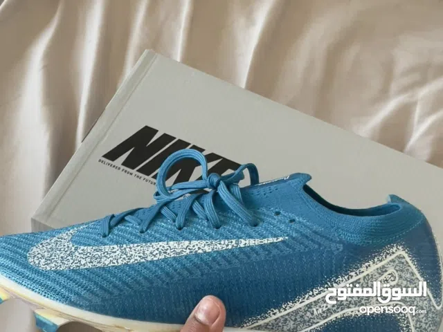 حذاء نايك رقم 1 مستعمل فتره بسيطه