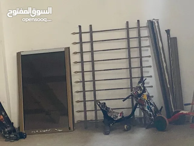 شباك المنيوم مع حديد حمايه ومنخل