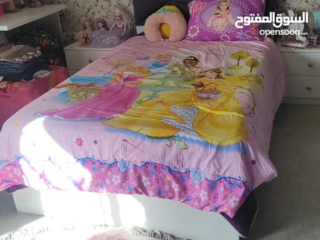 غرفة نوم بنات تفصيل بحاله ممتازه