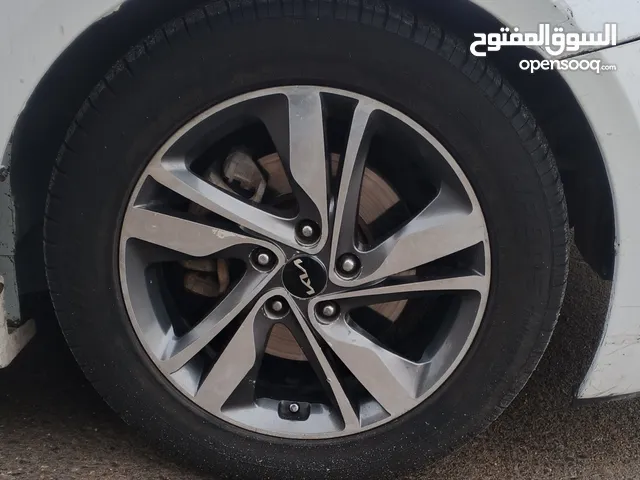 ويل مع اطارات حجم 17 للبيع