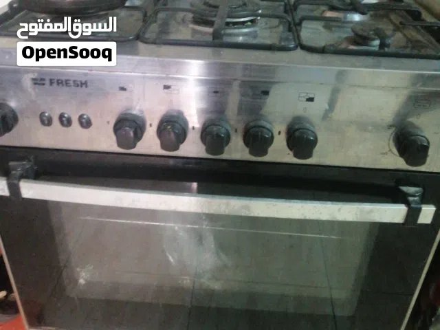 ثلاجه بحاله ممتازه نو فرست غاز مع فرن شغال 100/100