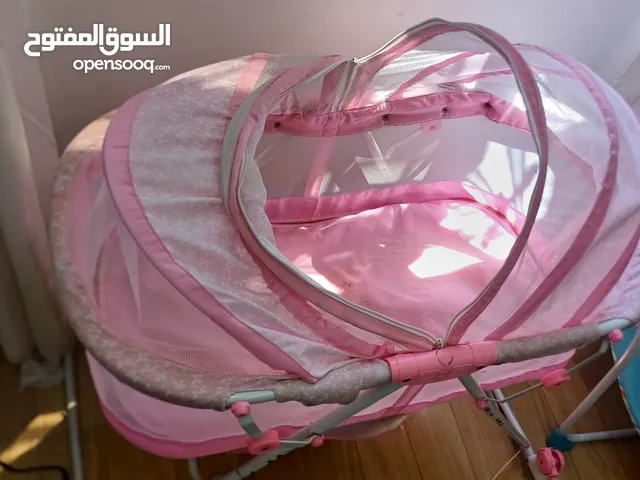 تحت بيبي حديث ولادة مع هزاز