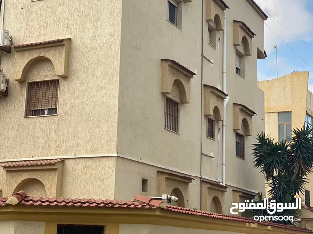 مبنى خدمي للإيجار في وسعاية البديري محور انظيف يطل علي واجهتين موقع ممتاز