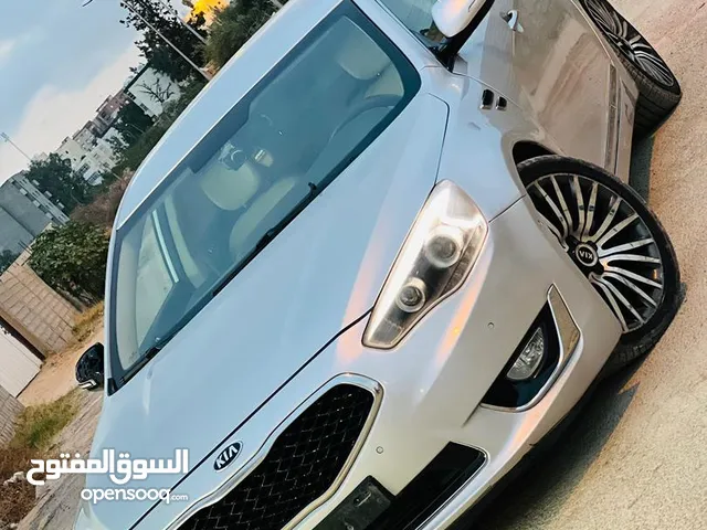 كيا7و2014رصاصيه ماشيه 104000سياره مسجله