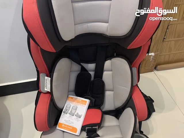 كرسي سيارة وعربة اطفال ومكنسة بيسيل بمدينة الرياض