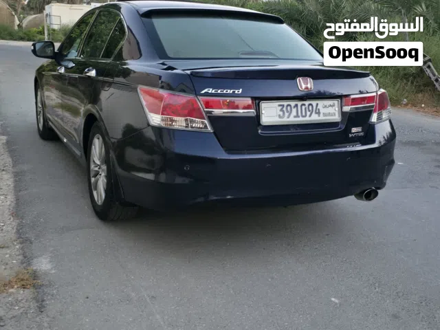2011 هوندا اكورد LX-B