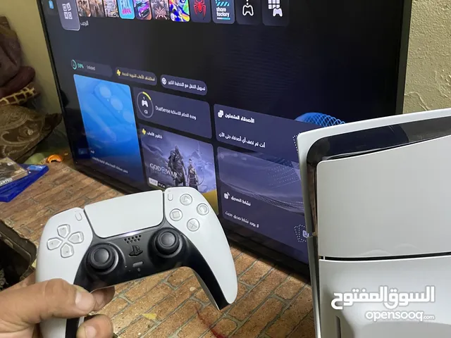 بلاي ستيشن 5/ ps5 slim النسخه الجديده الجهاز وكاله حرفيا ومعاه ثلاث سيديهات