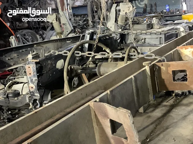 محمودعبدالطيف تجليس الشاسيات وتسكيس جميع انواع الشاحنات