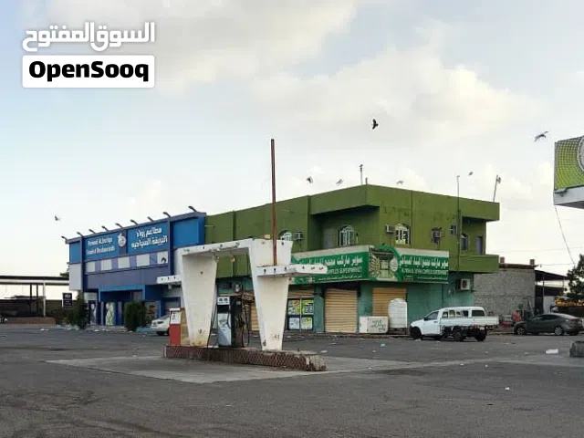 للبيع مجمع سياحي ومحطه متكامله للبيع وعلى الشارع الرئيسي للبريقه  قبل الجسر العام على الجهه اليسراء