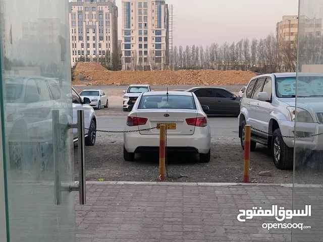للايجار معرض 100 متر محل يصلح لمكتب سند او للبقالة كبيرة او دوبي لاندري محل غسيل وأنشطة اخرى
