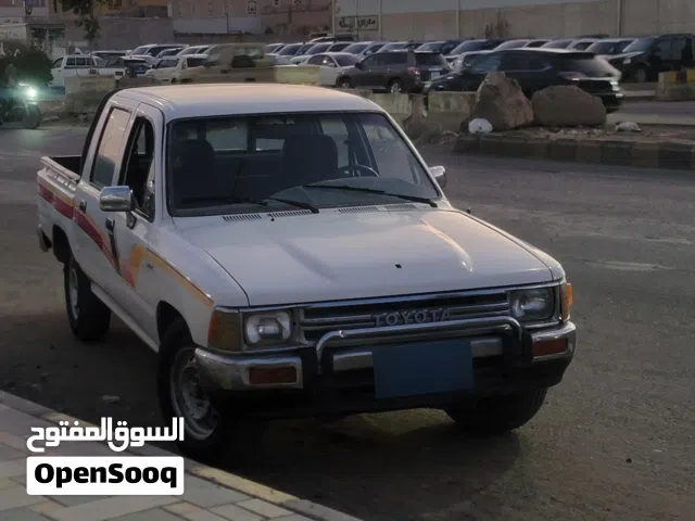 تويوتا هيلوكس غمارتين موديل 1990 نظيف جداً مخزن