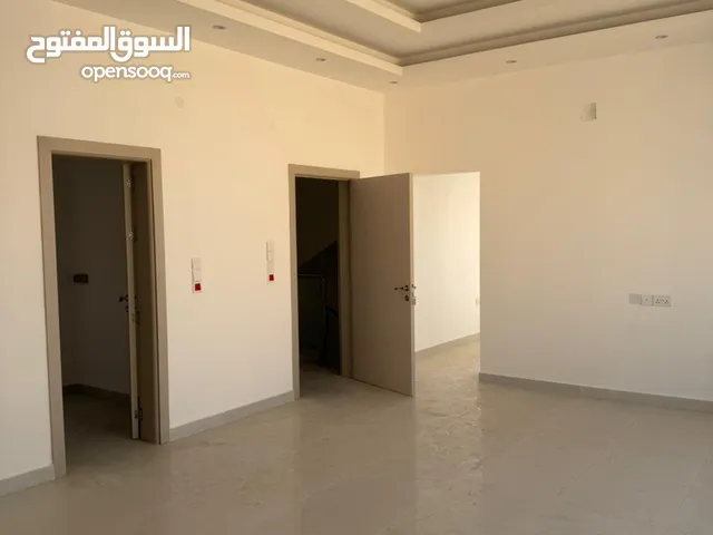 340 m2 5 Bedrooms Villa for Rent in Muscat Al Maabilah