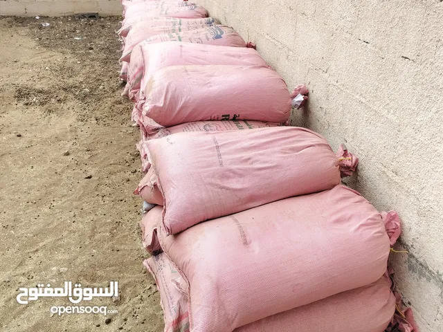 سماد جعد للبيع نظيف جدا 62 جونيه الموقع سيح المعاشي لا يوجد توصيل