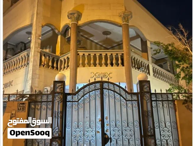 فرصة فيلا لقطة موقع استراتيجي ممتاز حيوي بجوار المولات والمدارس والمواصلات والخدمات فى افضل احياء
