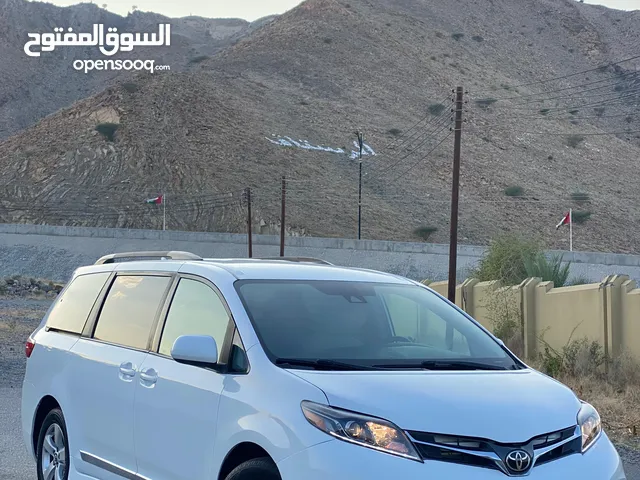 Used Toyota Sienna in Al Batinah