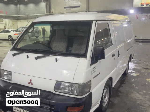 باص مقفل-موديل2010-لايحتاج اي مصاريف-تكييف ممتاز-بيمه10 شهور