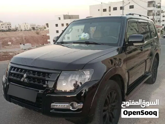 2015 ميتسوبيشي باجيرو Plus