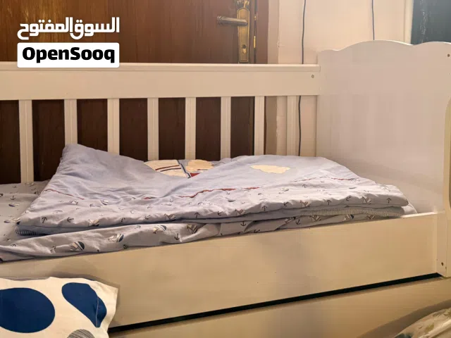 مكلف بالنشر الاغراض جدا نظيفه اي غرفة نوم تركيه 8 قطع ومندر  كاونتر مترين مع