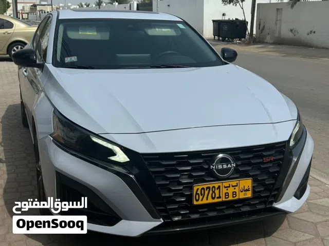 2023 نيسان التيما SR