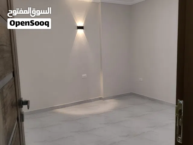 مقرادارى  للايجار بالقرب من شارع جامعه اول العربيه مساحه 170متر تشطيب س لوكس